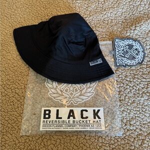 DIXXON Flannel Black reversible Bucket Hat